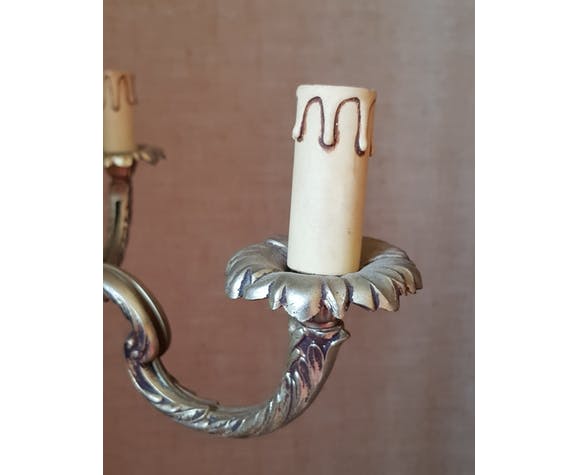 Golden bronze lamppost