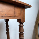 Small English pine table - early 20th century