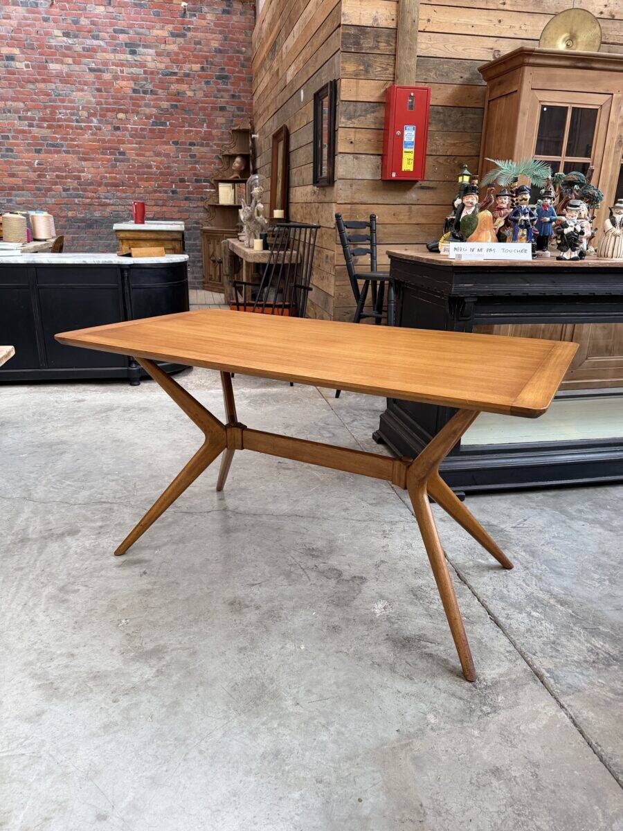 « Table hélicoptère » par E. Gomme pour G-Plan