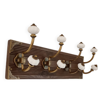Vintage wall coat rack in grooved wood – 5 metal and ceramic hooks
