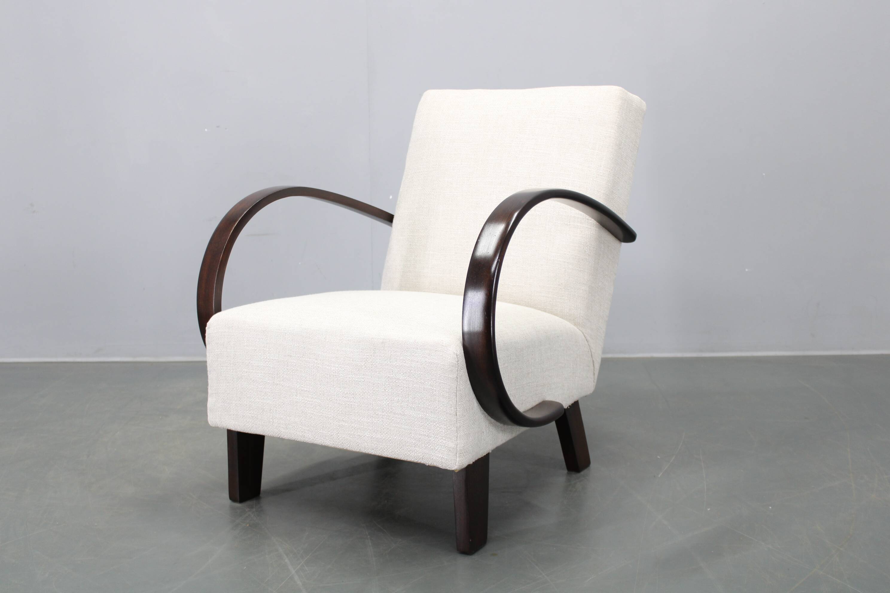 Art Deco armchair by Jindřich Halabala, Czechoslovakia 1940s