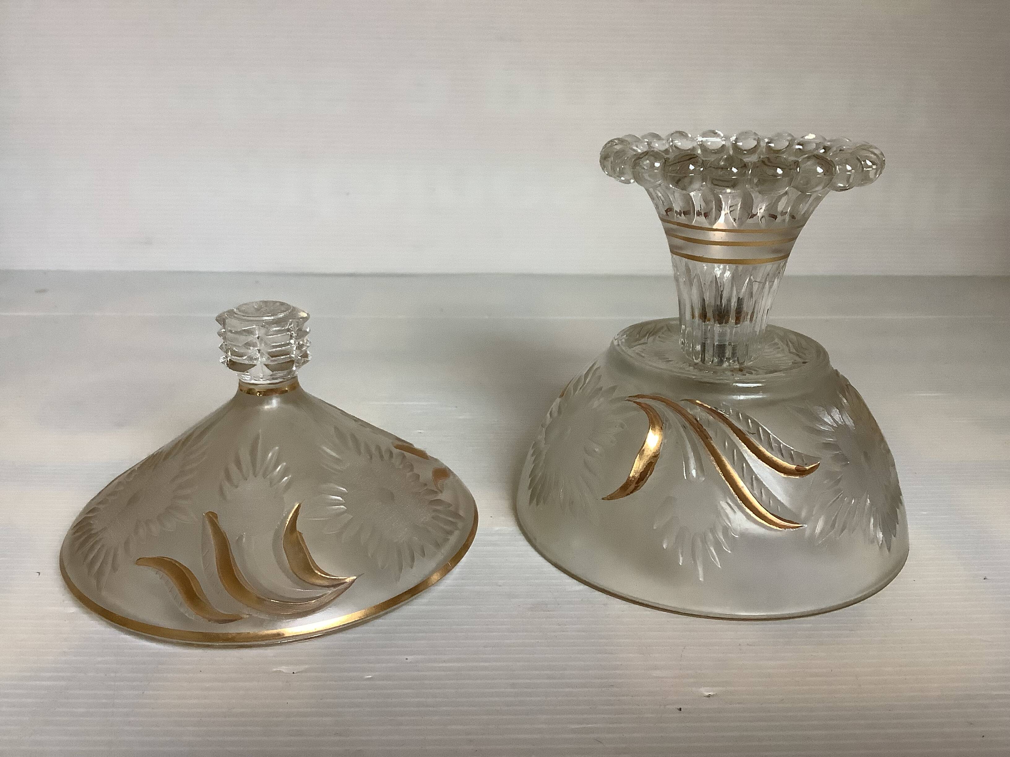 Pearl and gold bonbonnière base