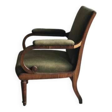 Fauteuil Biedermeier en tissu vert olive et bois sculpté, époque 1890-1919