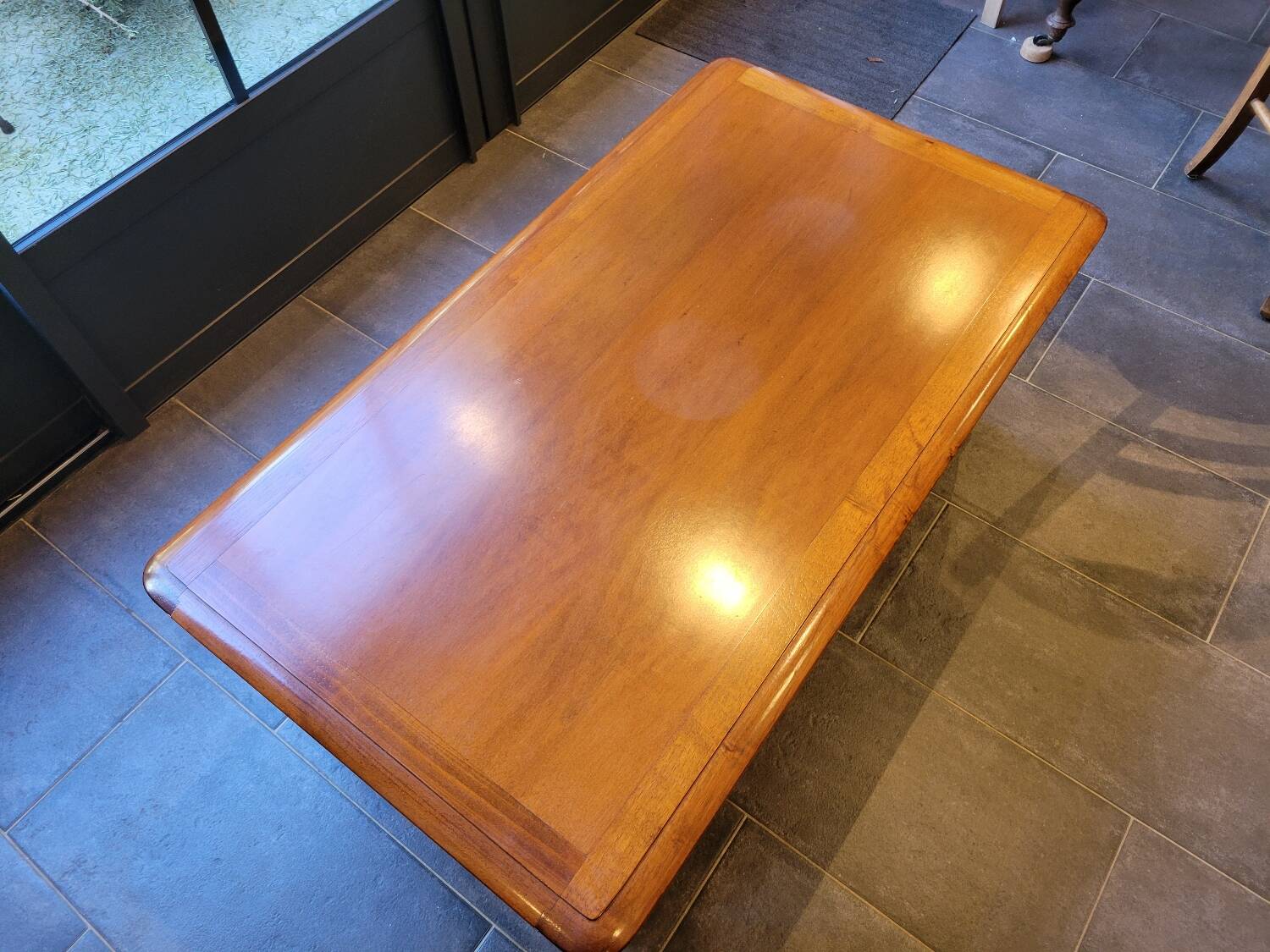 Cocktail coffee table in cherry wood