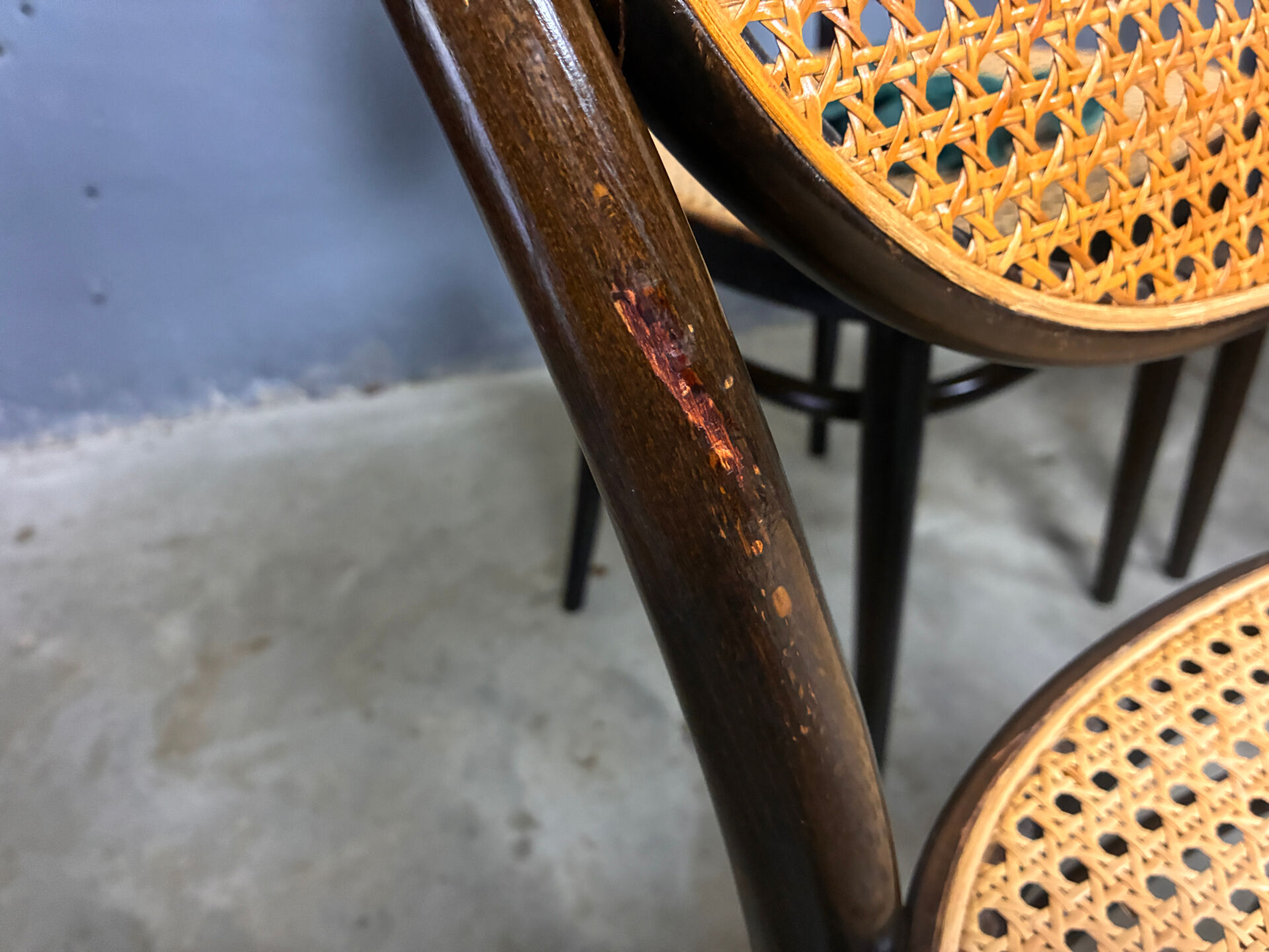 Thonet 215r 6 chairs, classic design
