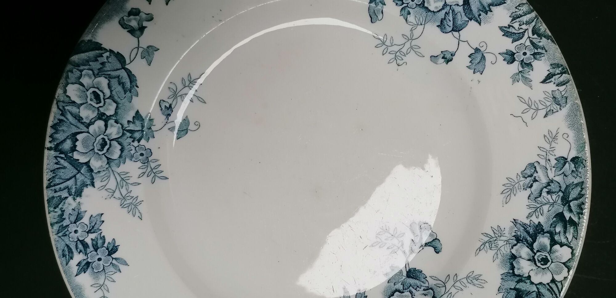 6 plates iron earth Moulin des Loups and Hanage Marie-Louise
