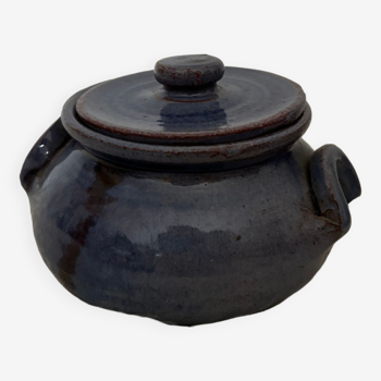 Blue stoneware pot