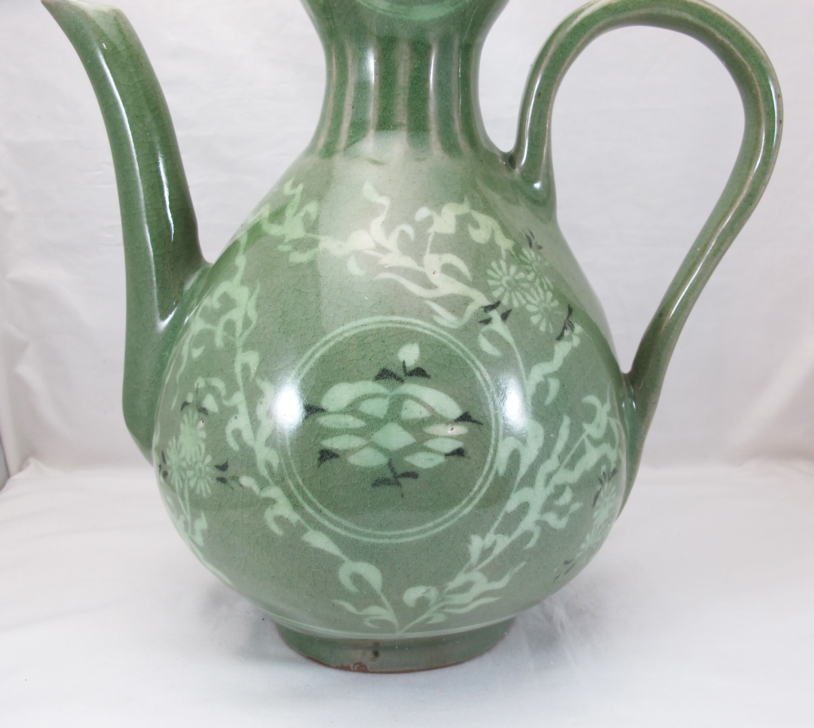 Asian Korean celadon porcelain pourer