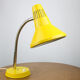 Lampes de bureau réglables en métal peint vert, rouge et jaune et bras spiralé chromé de TEP,