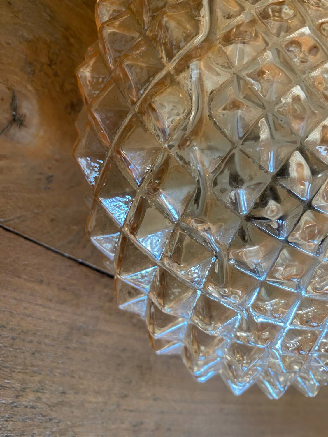 Lot de trois plafonniers en verre art déco