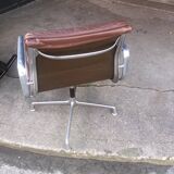 Herman Miller chair by Charles et Ray Eames