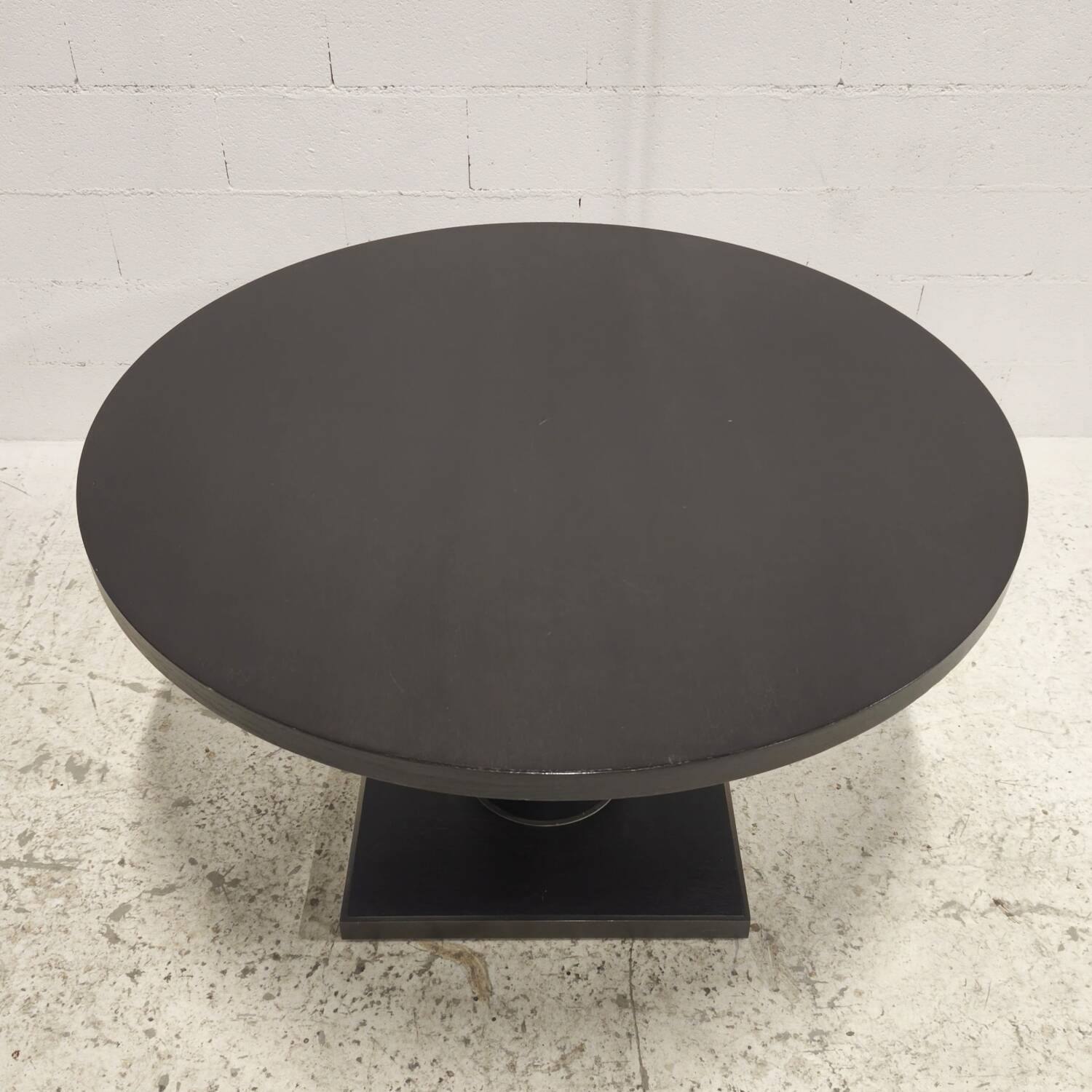 Table ronde modèle Convivio, design Antonio Citterio pour Maxalto