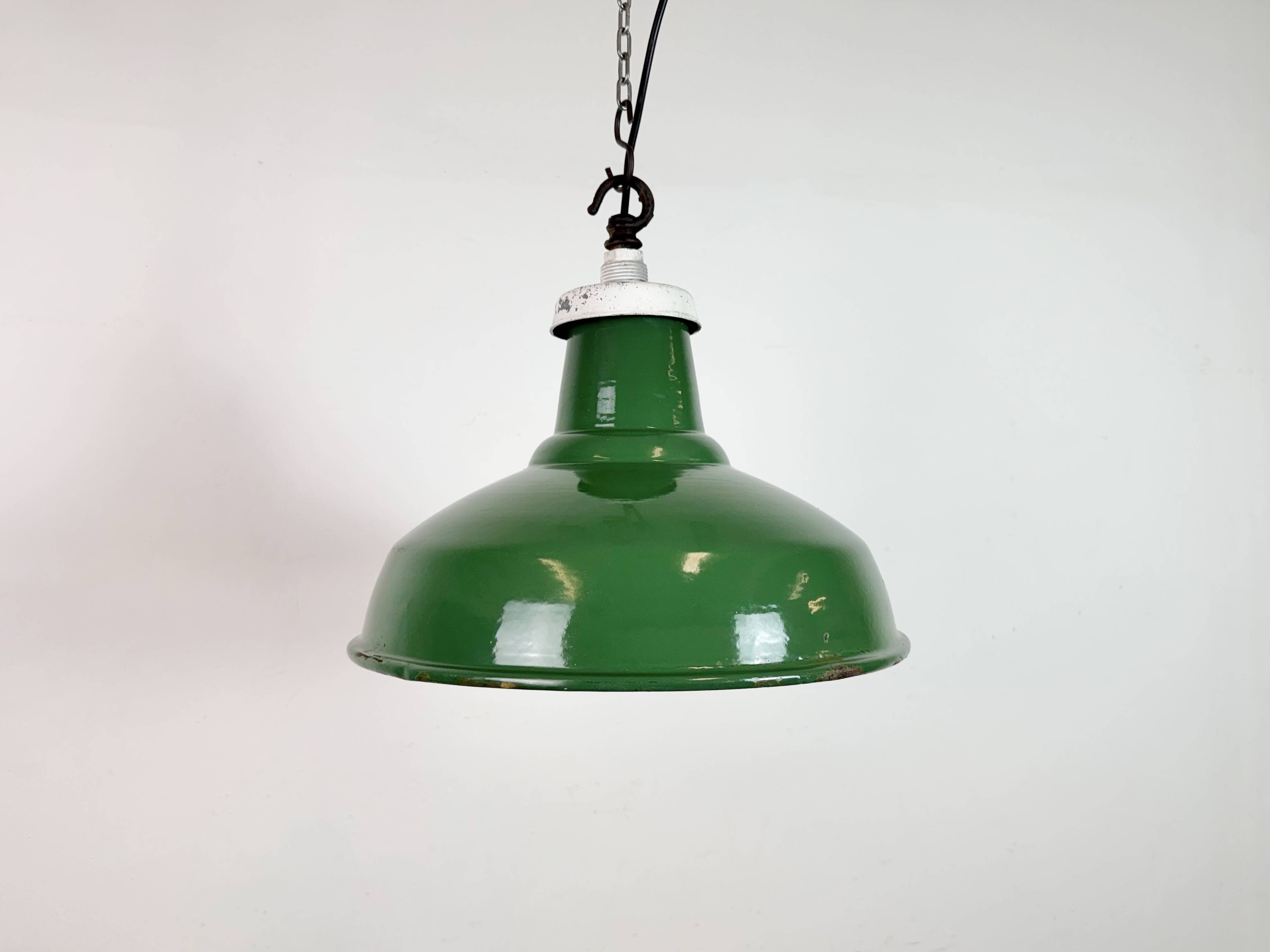 Industrial British Green Enamel Factory Pendant Lamp, 1960s