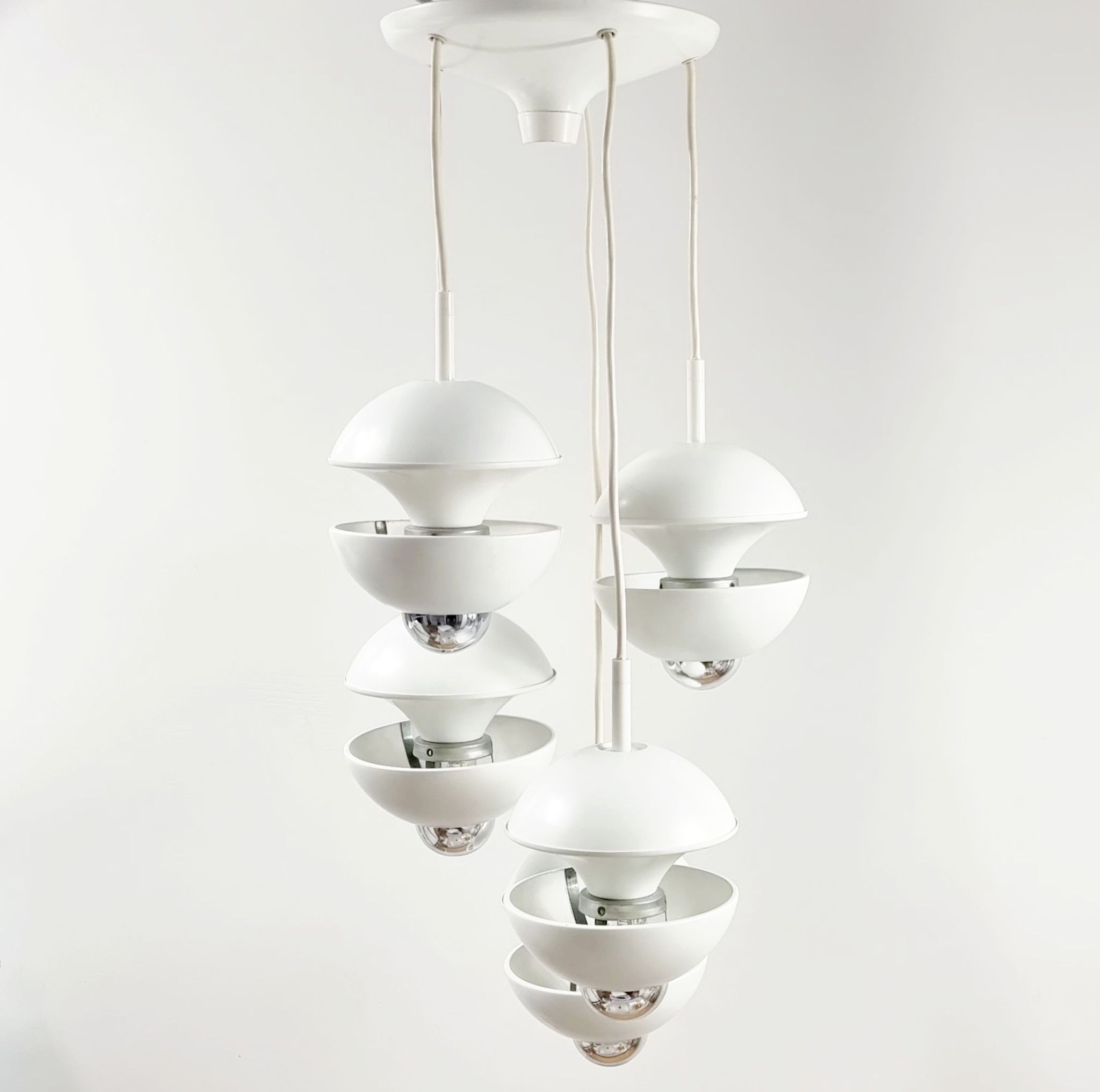 Lustre en cascade de l'ère spatiale par Klaus Hempel pour Kaiser Leuchten, Allemagne, 1972