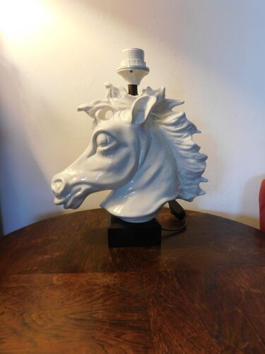 Horse head lamp