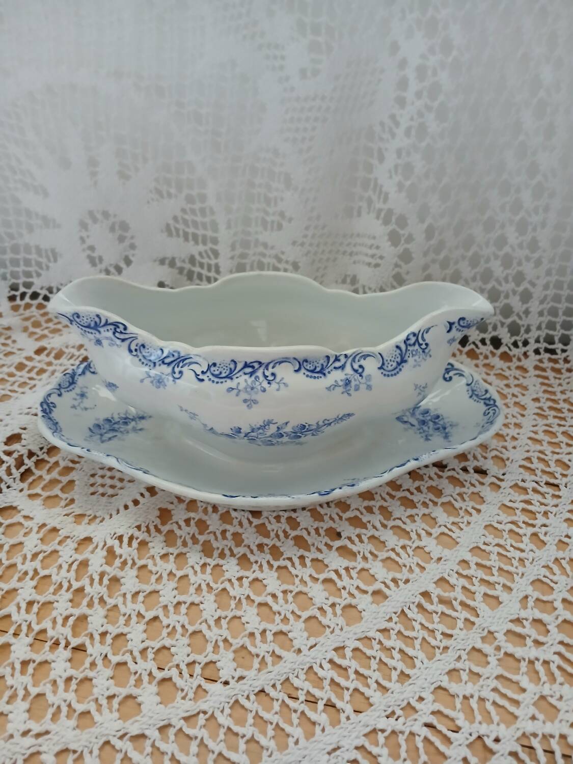 Saucière ancienne en Terre de fer Lunéville