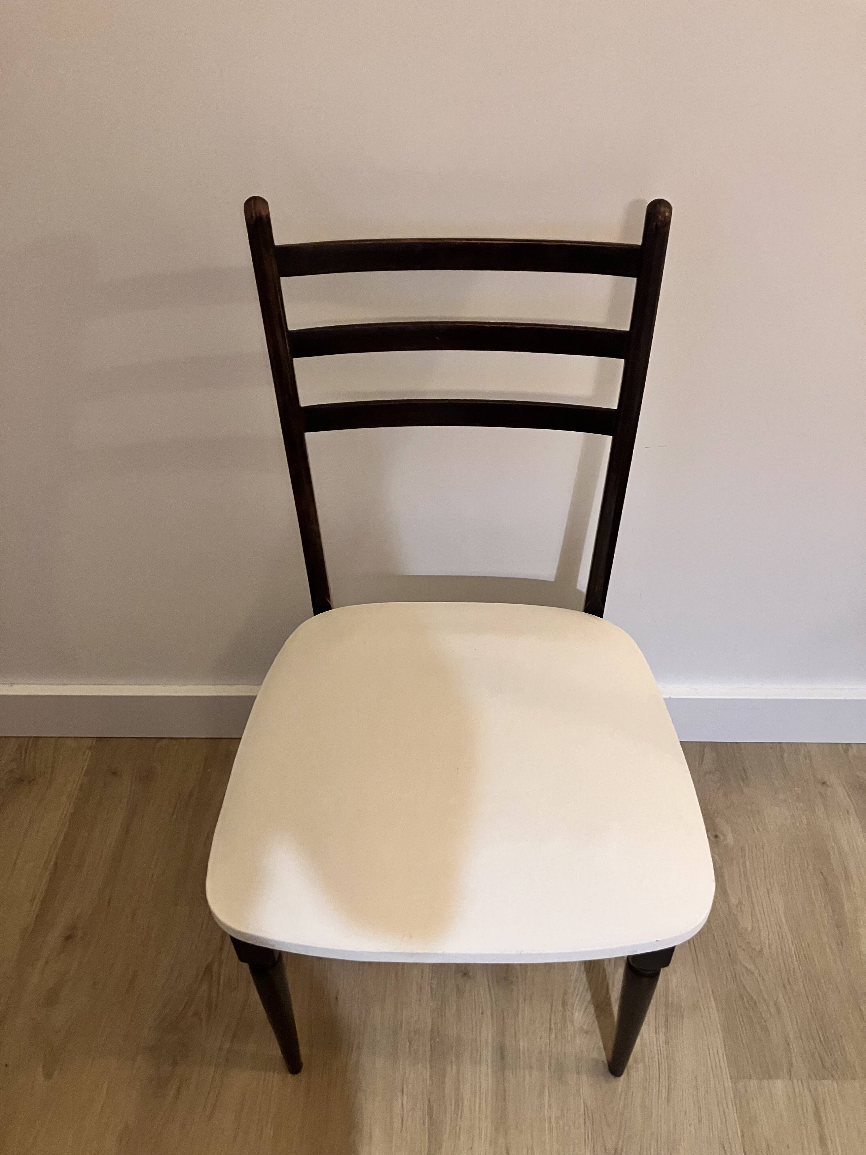 Lot de 5 chaises bois et Skaï blanc