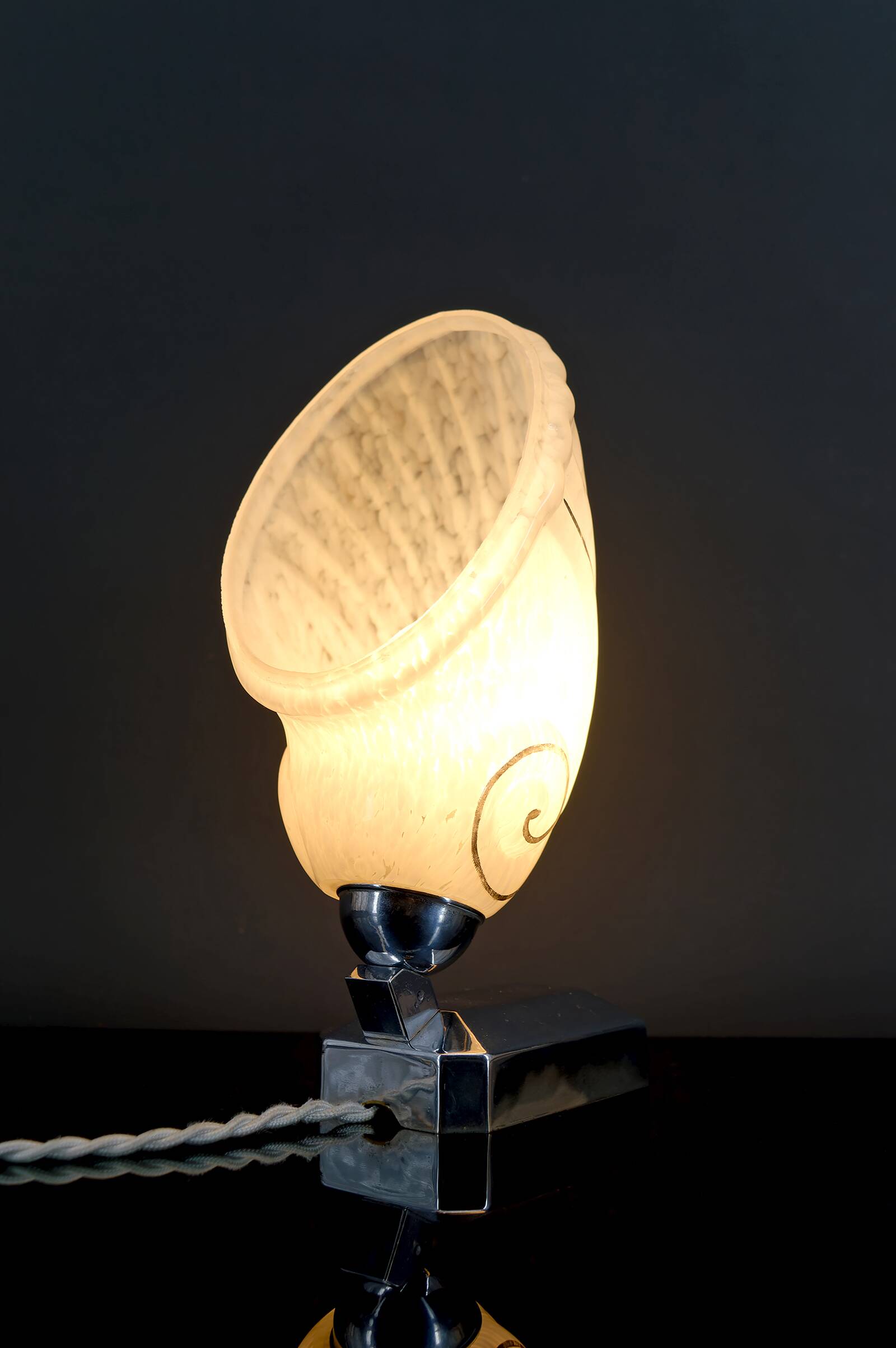 Modernist Art Deco "Coquillage" lamp, France, circa 1930