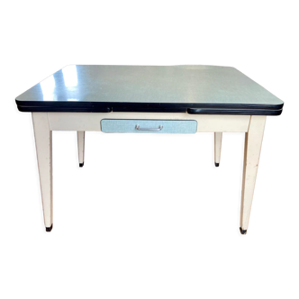 Water-green extendable Formica table
