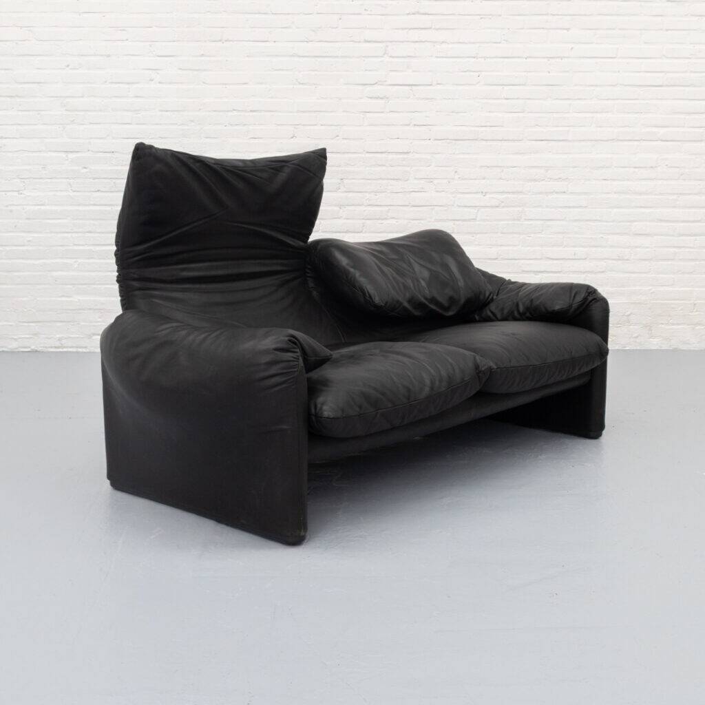 Black leather Cassina Maralunga sofa, 1970s