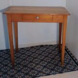 Side table feet spindle