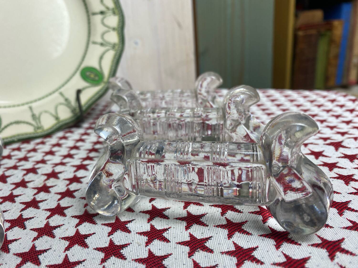 Lot de 6 porte-couteaux en verre moulé anciens