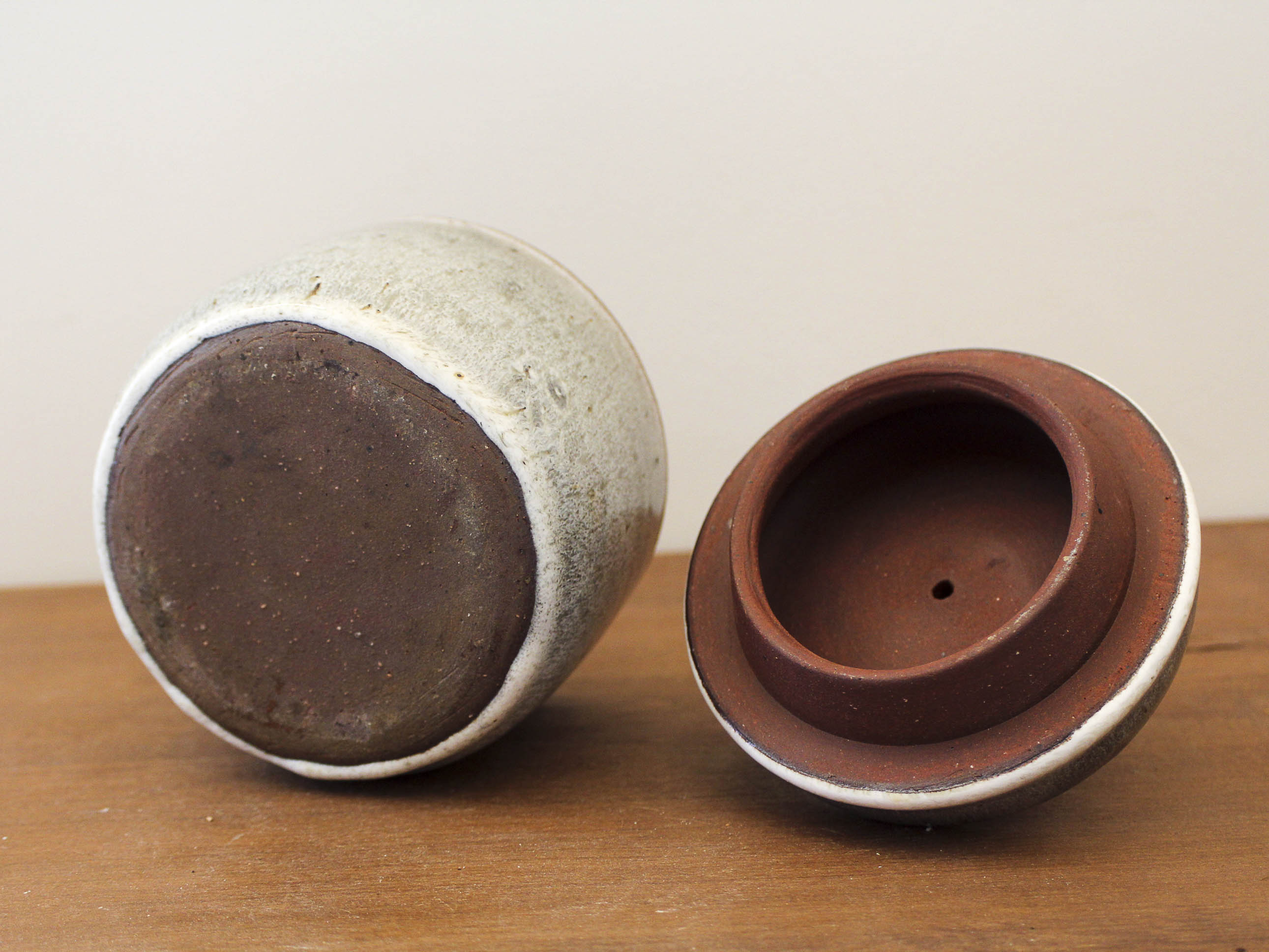 Covered pot in glazed stoneware Jeanne and Norbert Pierlot