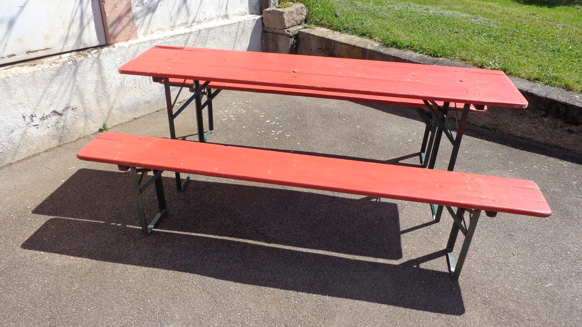 Brewery table + 2 benches