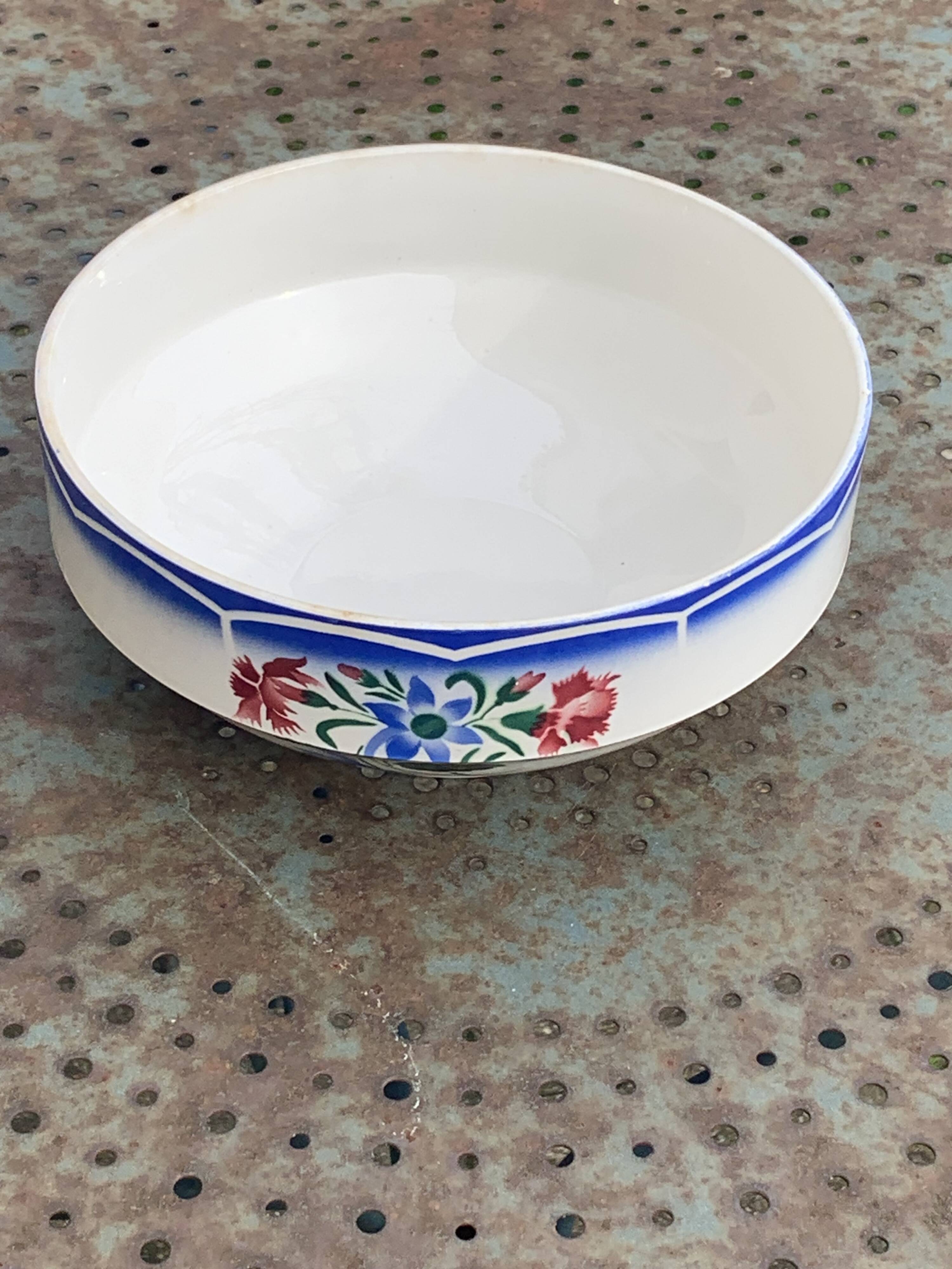 Salad bowl, Elorn model, Digoin and Sarreguemines, France, carnation motifs