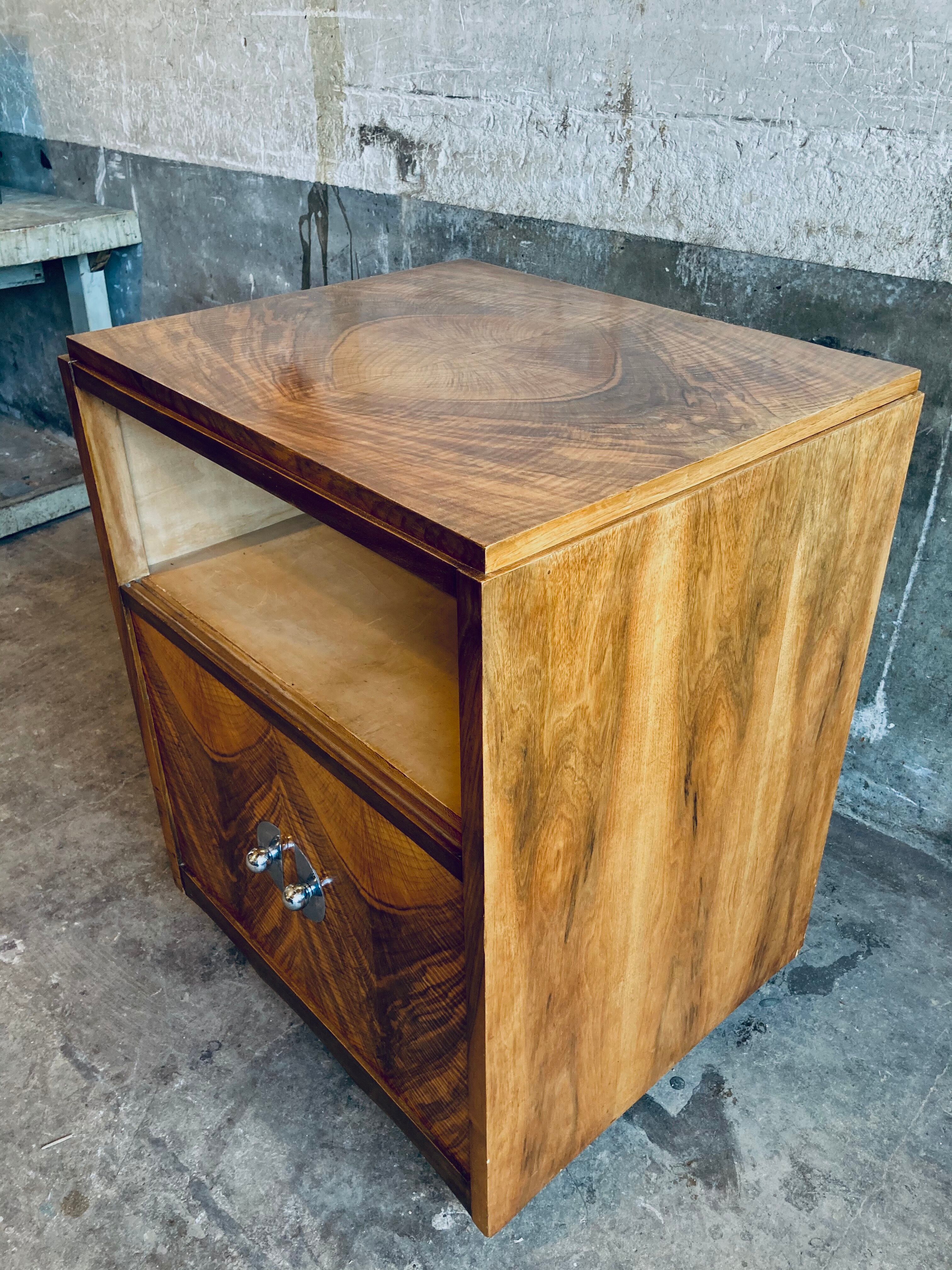 Meuble ailes de papillon