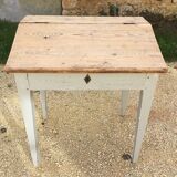 Petit bureau de pente ancien en sapin
