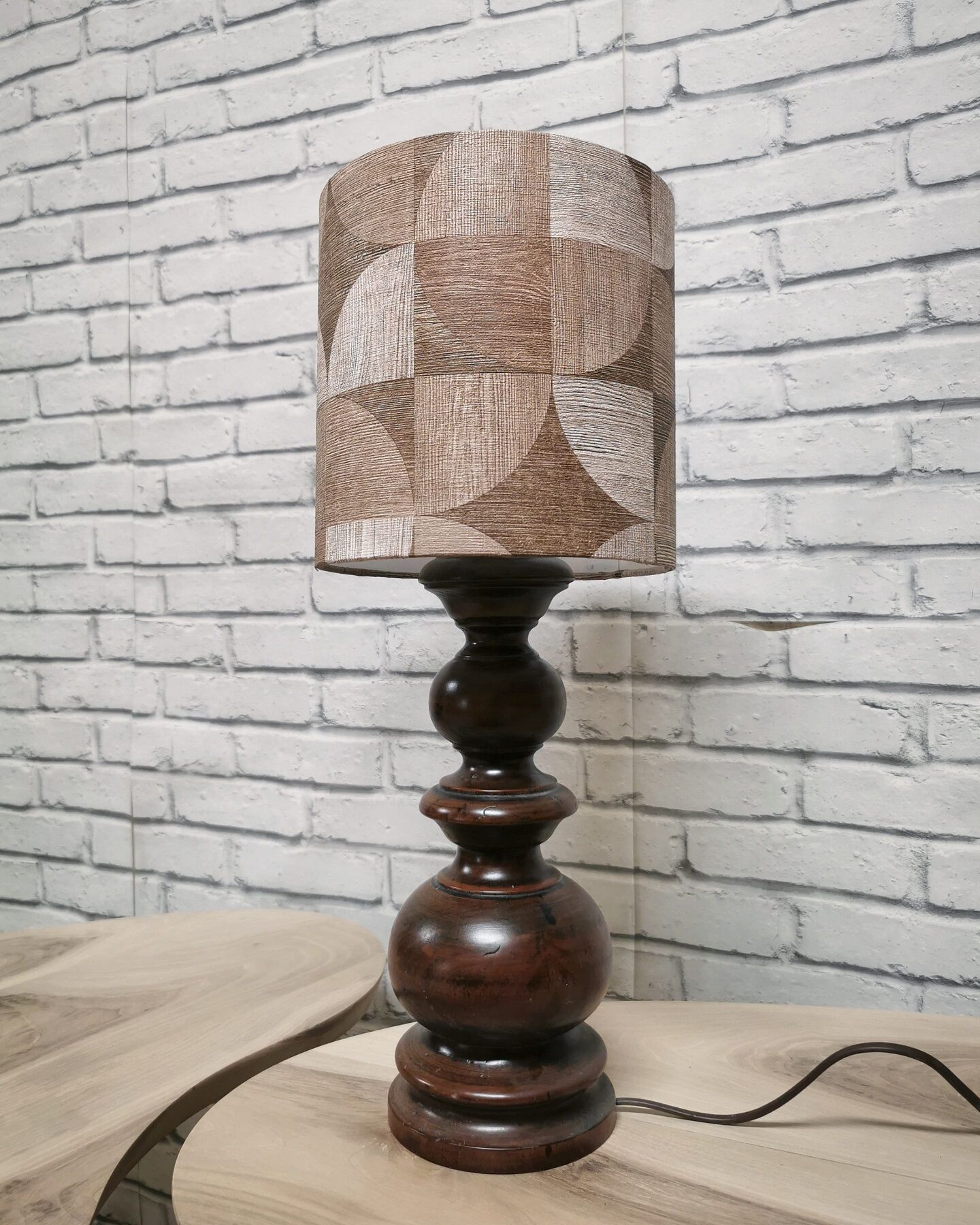 Vintage lamp to lay