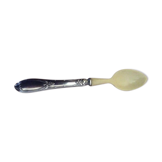 Small spoon in silver and ivory