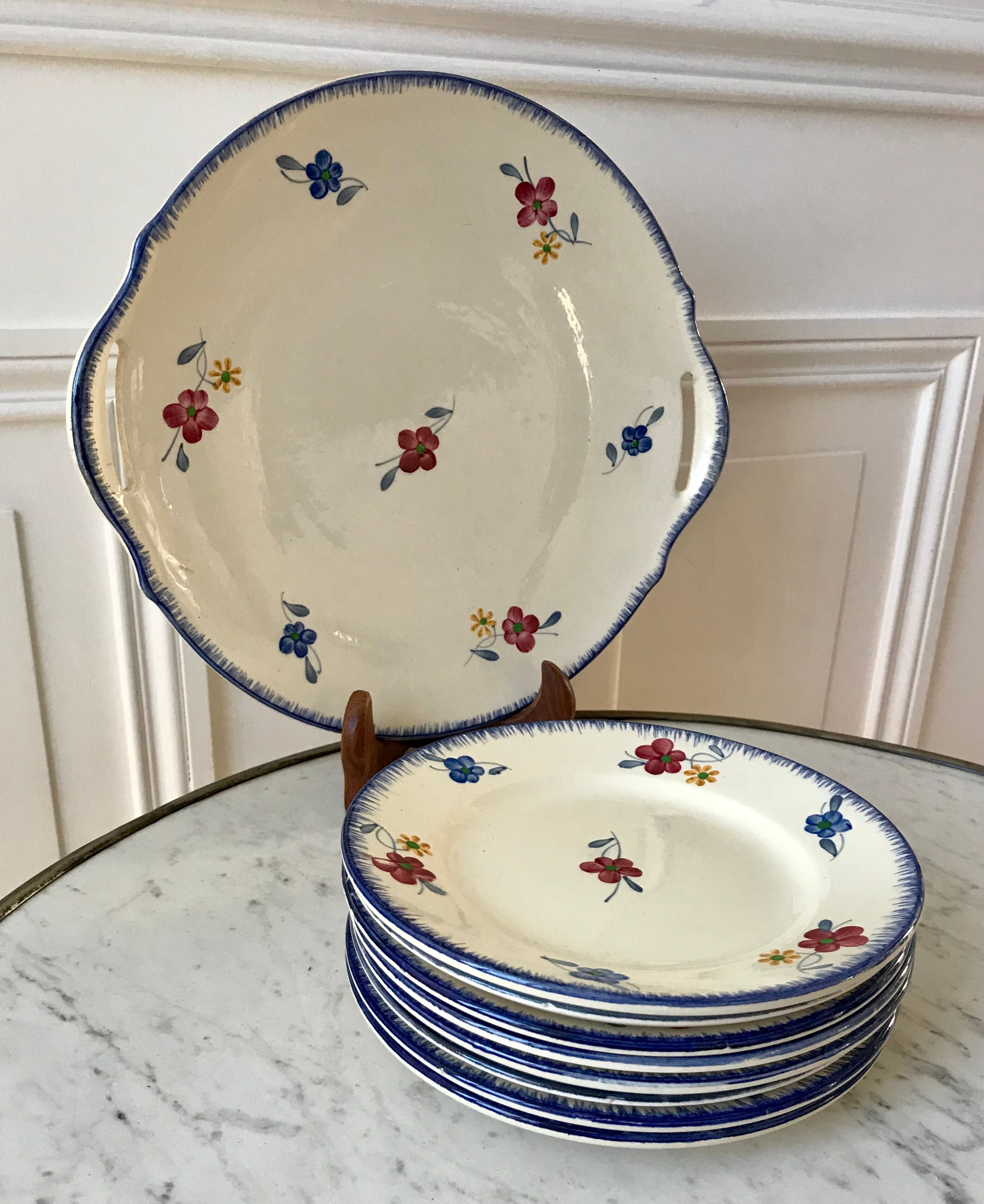 Cake consisting of a cake dish and 8 dessert plates Digoin Sarreguemi