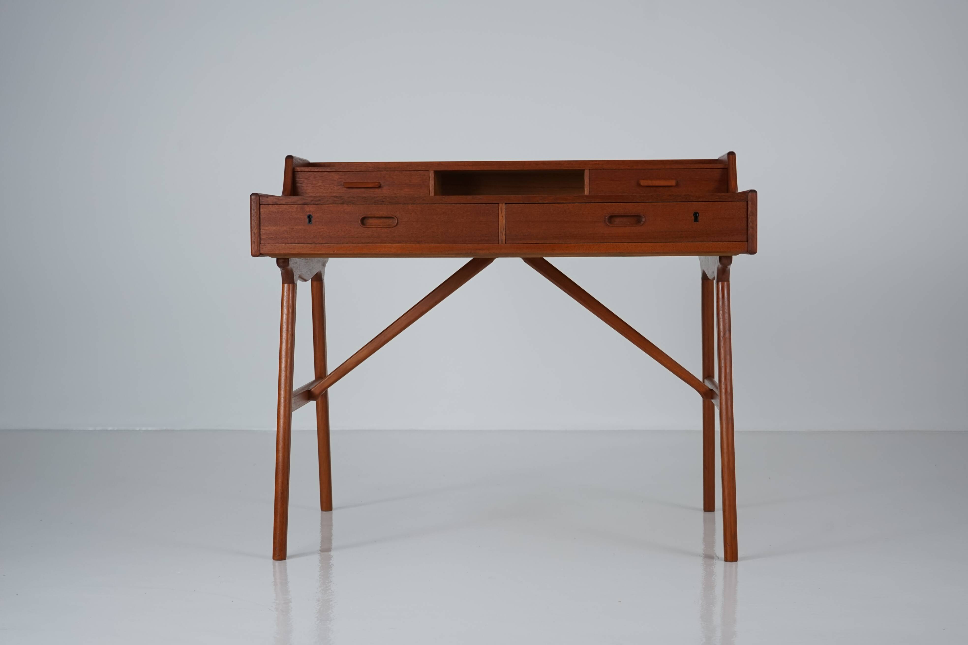 Danish teak desk, Model 64, by Arne Wahl Iversen for Vinde Møbelfabrik, 196