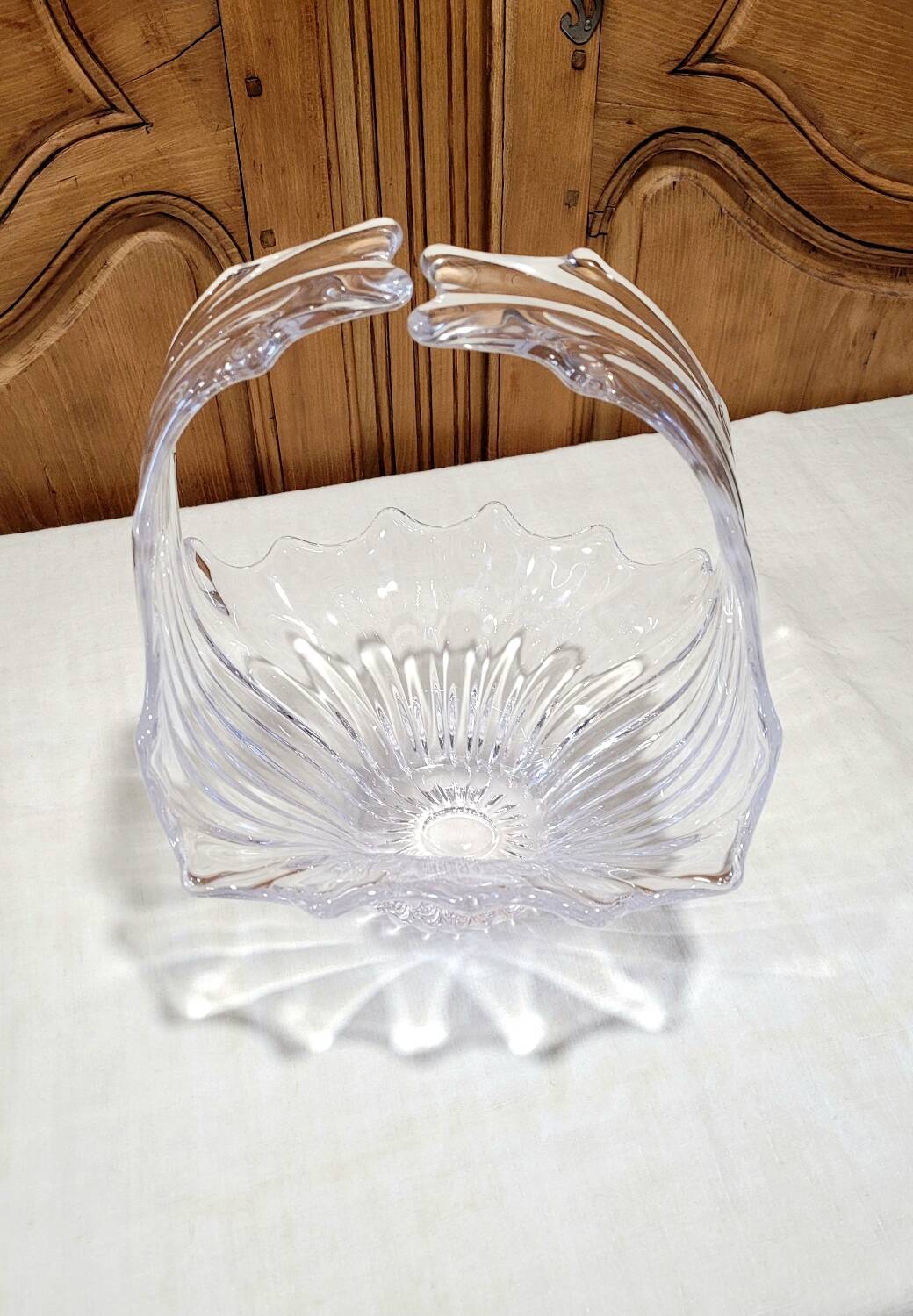 Vintage chic crystal art centrepiece fruit bowl