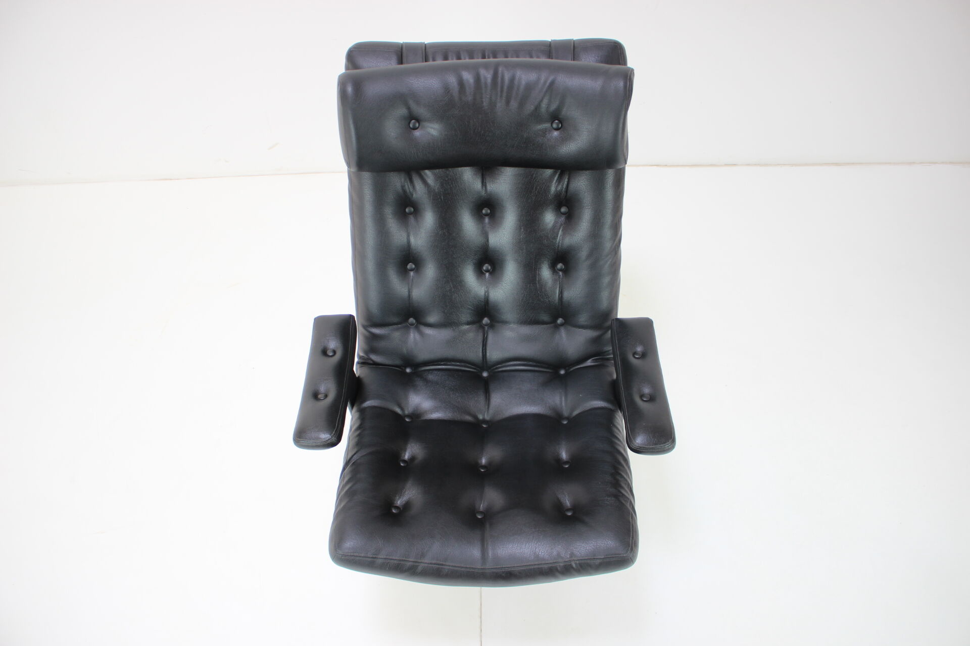 Mid-century swivel Chair by Gote Mobler, 1960's.