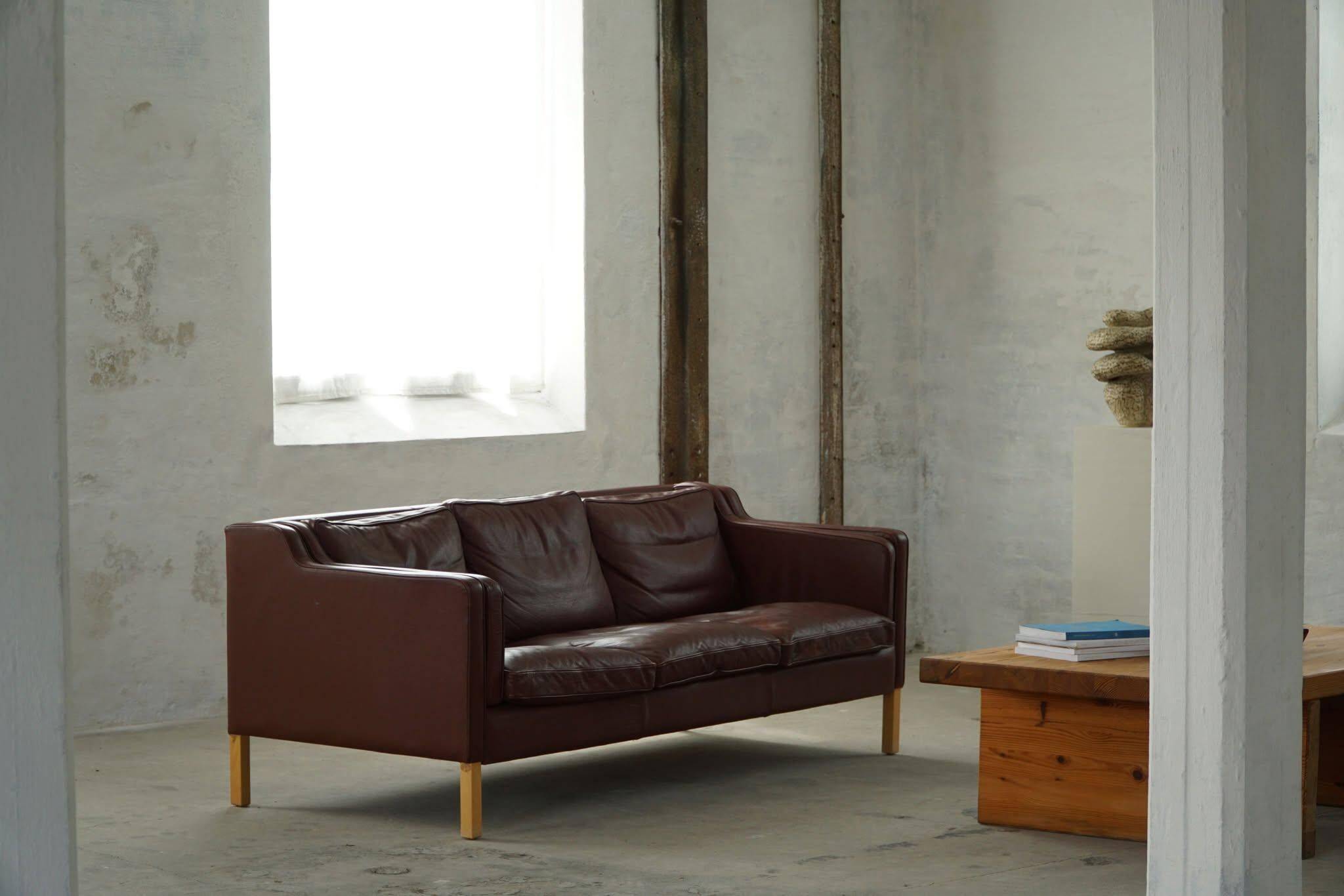 Stouby Møbelfabrik, 3-seater mid-century style sofa in brown leather, made in the 1970s.