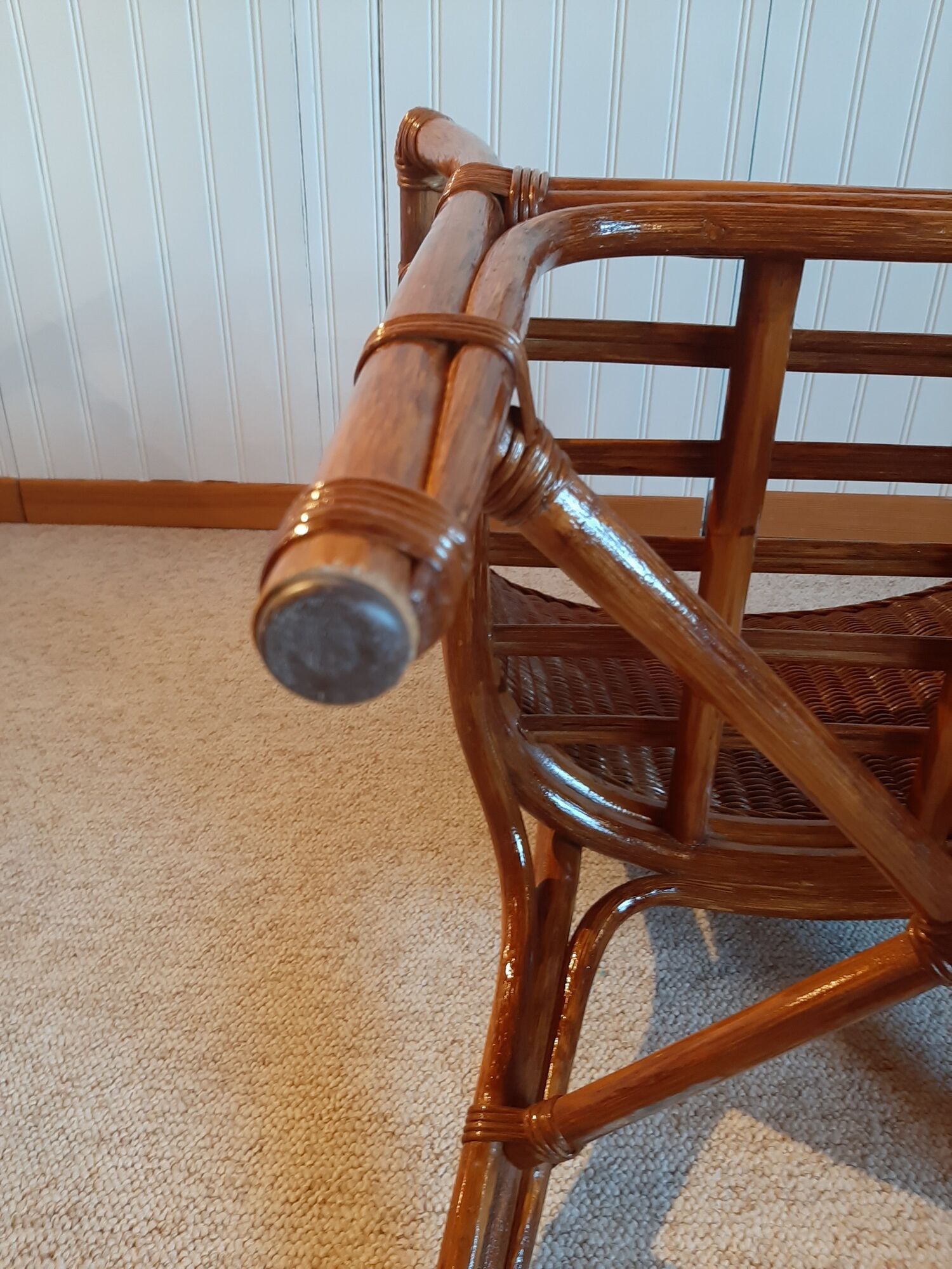 Set of 2 armchairs in adult varnished woven rattan