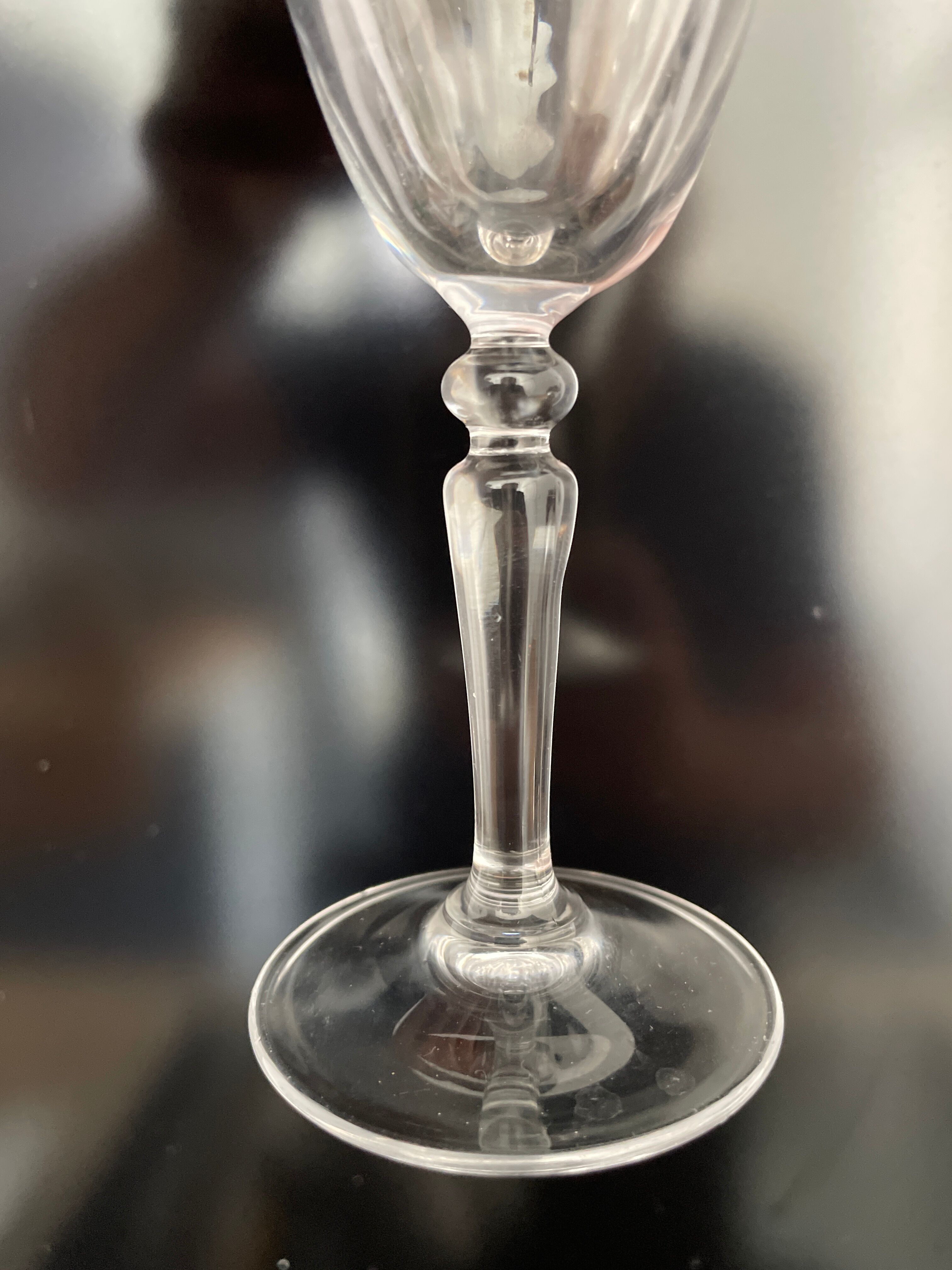 Set of 10 antique champagne glasses in engraved crystal