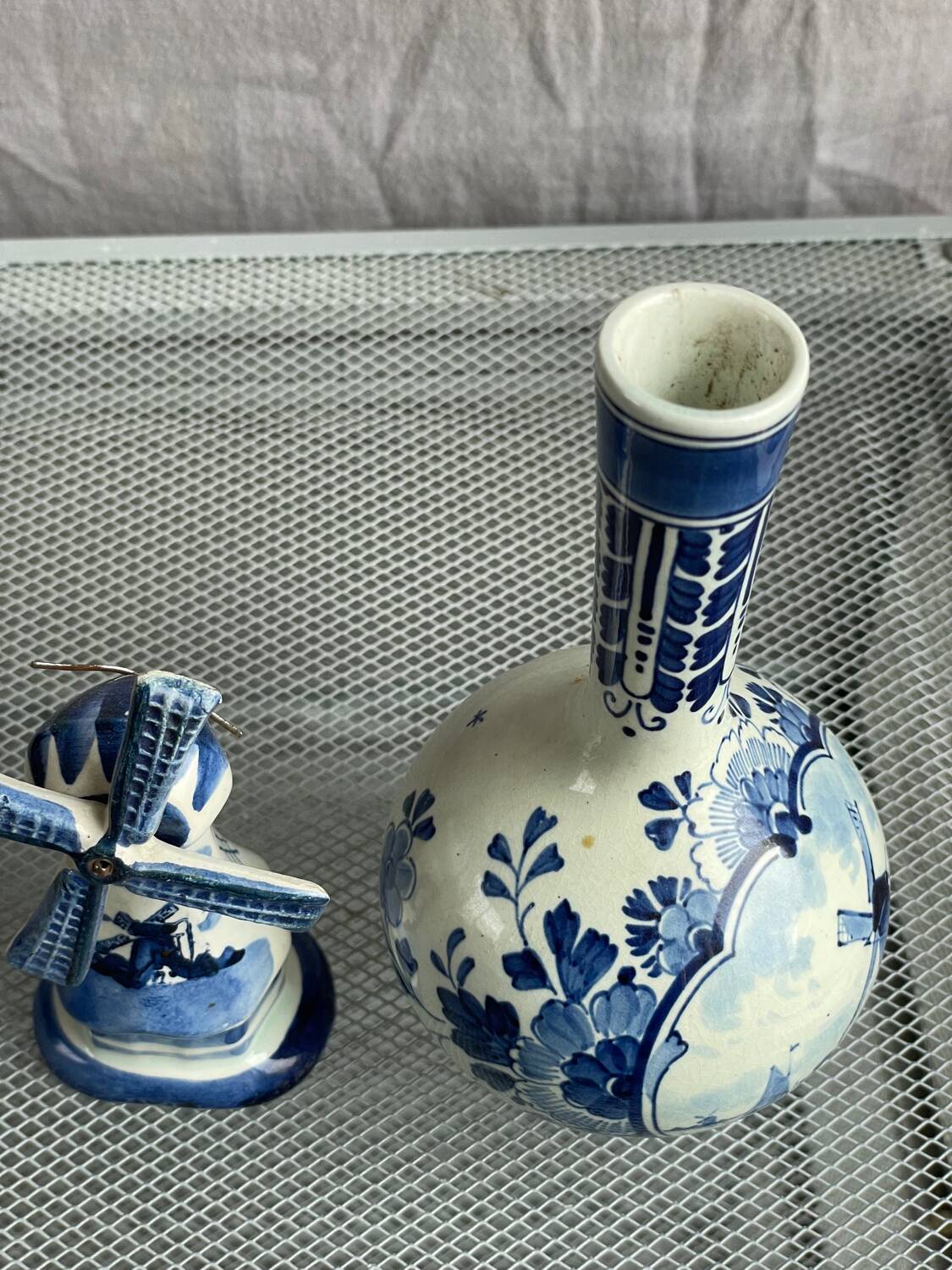 Lot of old Delft vase and mill