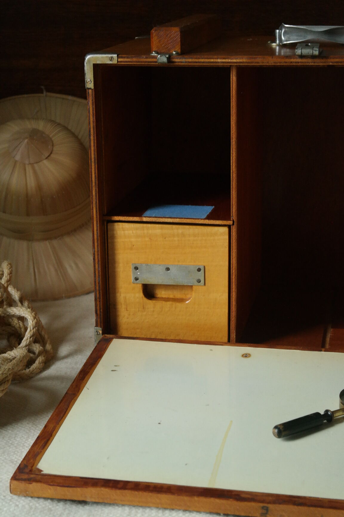 Caisse, vintage wood business firm