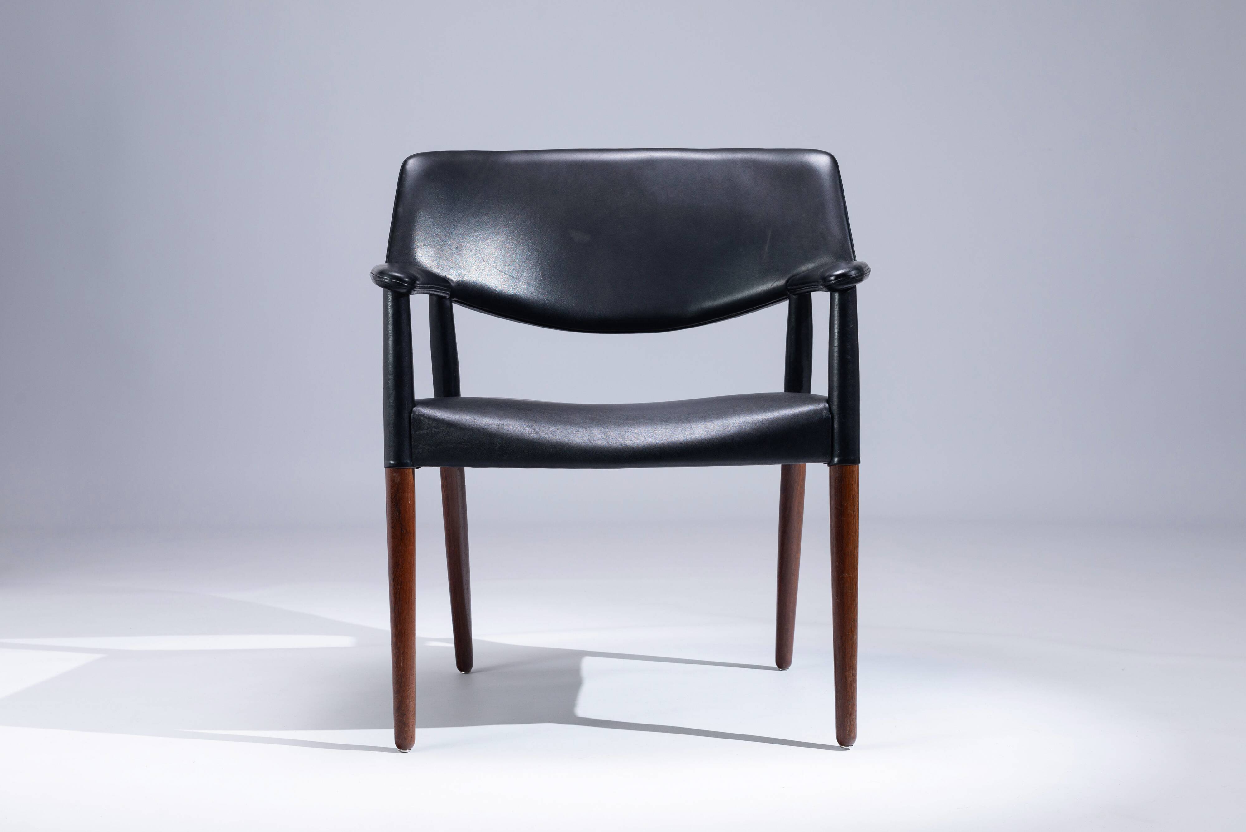 Mid-century armchair designed by Ejnar Larsen & Aksel Bender Madsen for Wil