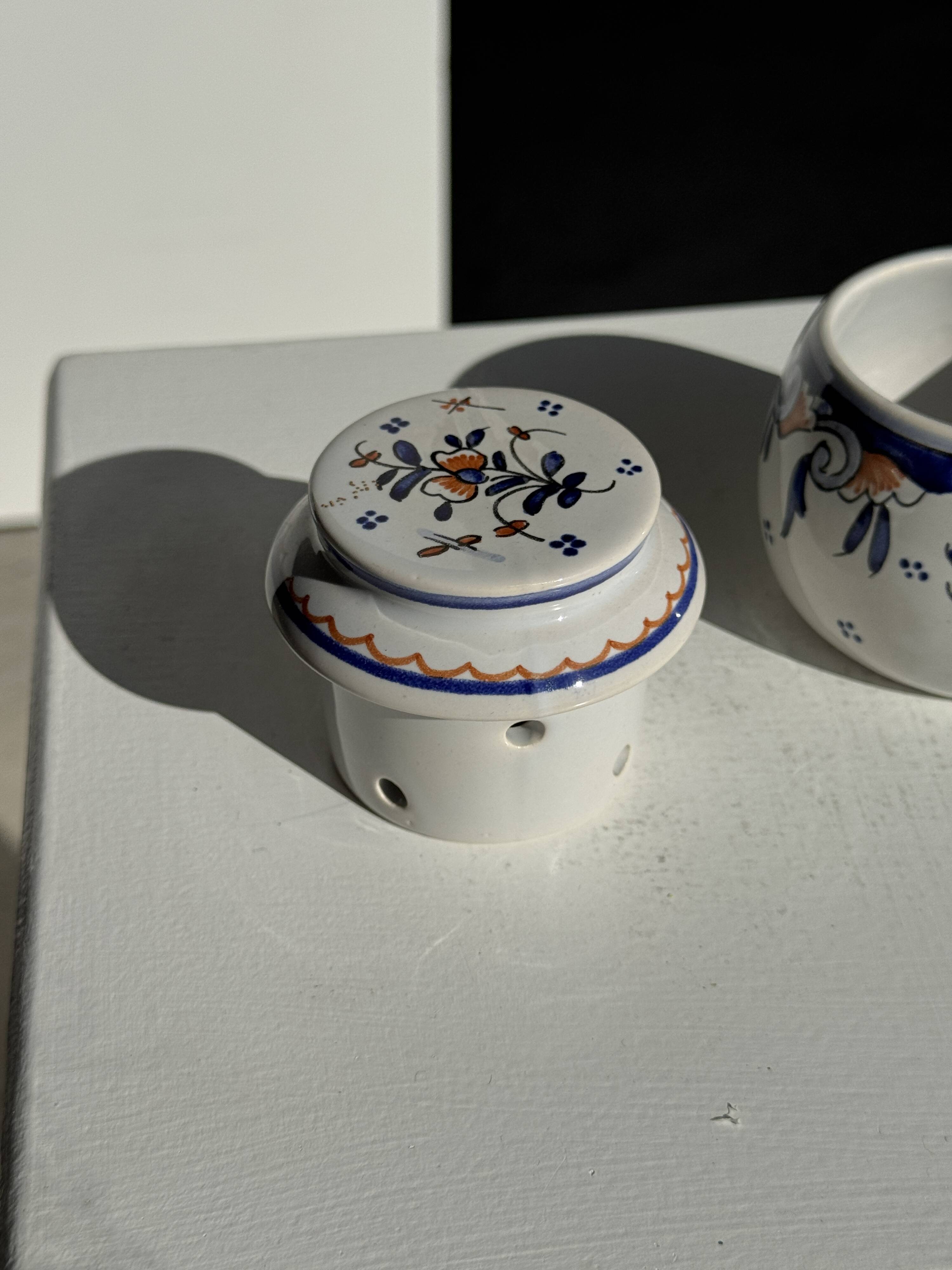 Small water butter dish in vintage earthenware with blue and orange floral patterns D10