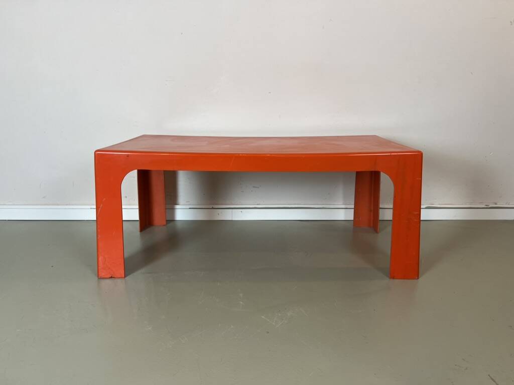 Table basse vintage orange en plastique Space Age années 70