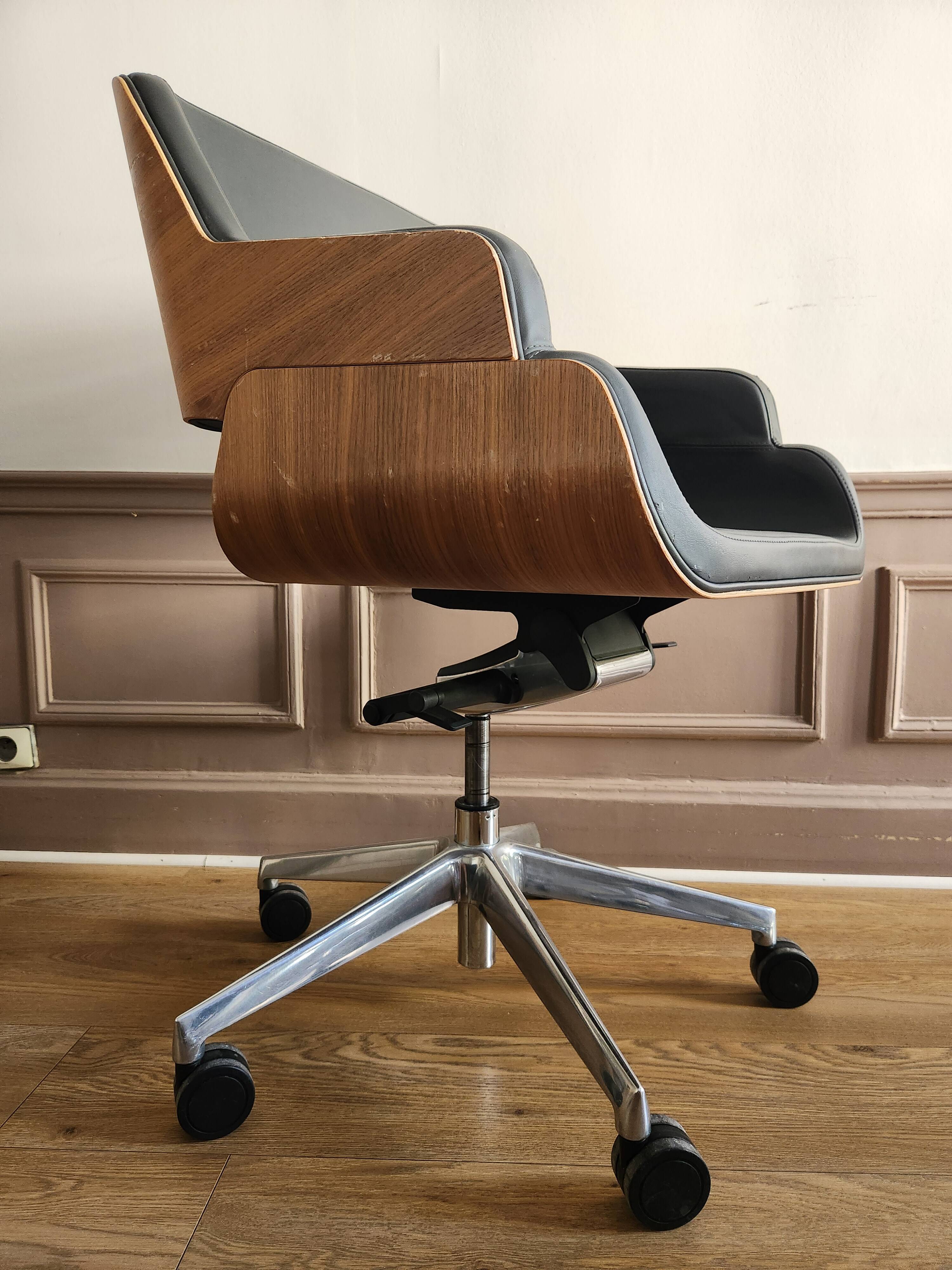 Riccardo armchair Rivoli collection Donati