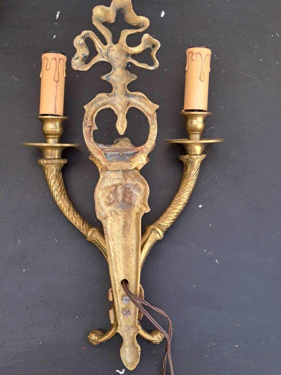 Gilded bronze wall lamp