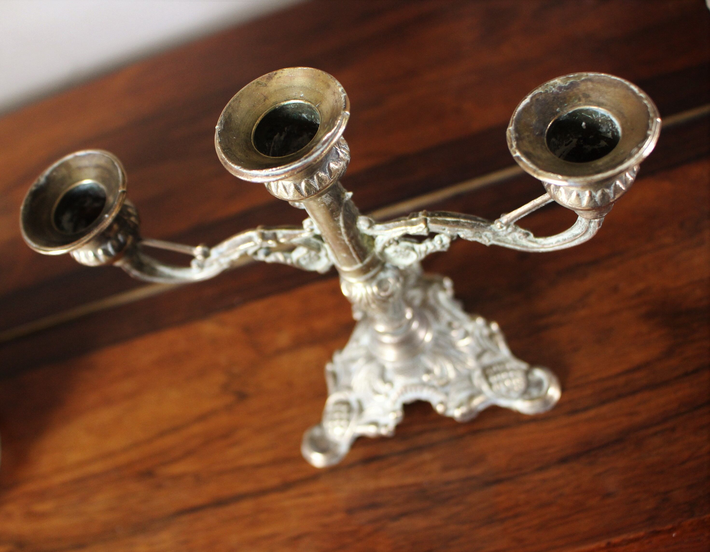 Candlestick three binaries regulated