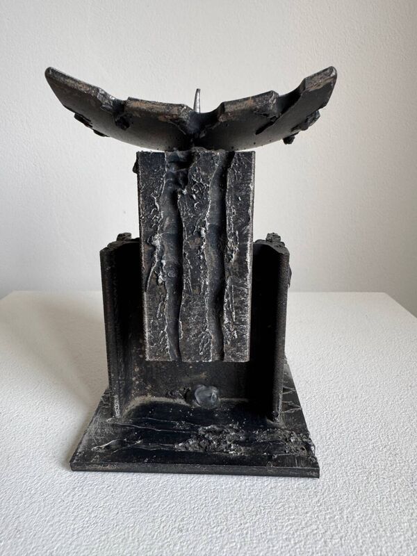 Sculpture brutaliste vintage lourde porte-bougie en fer forgé