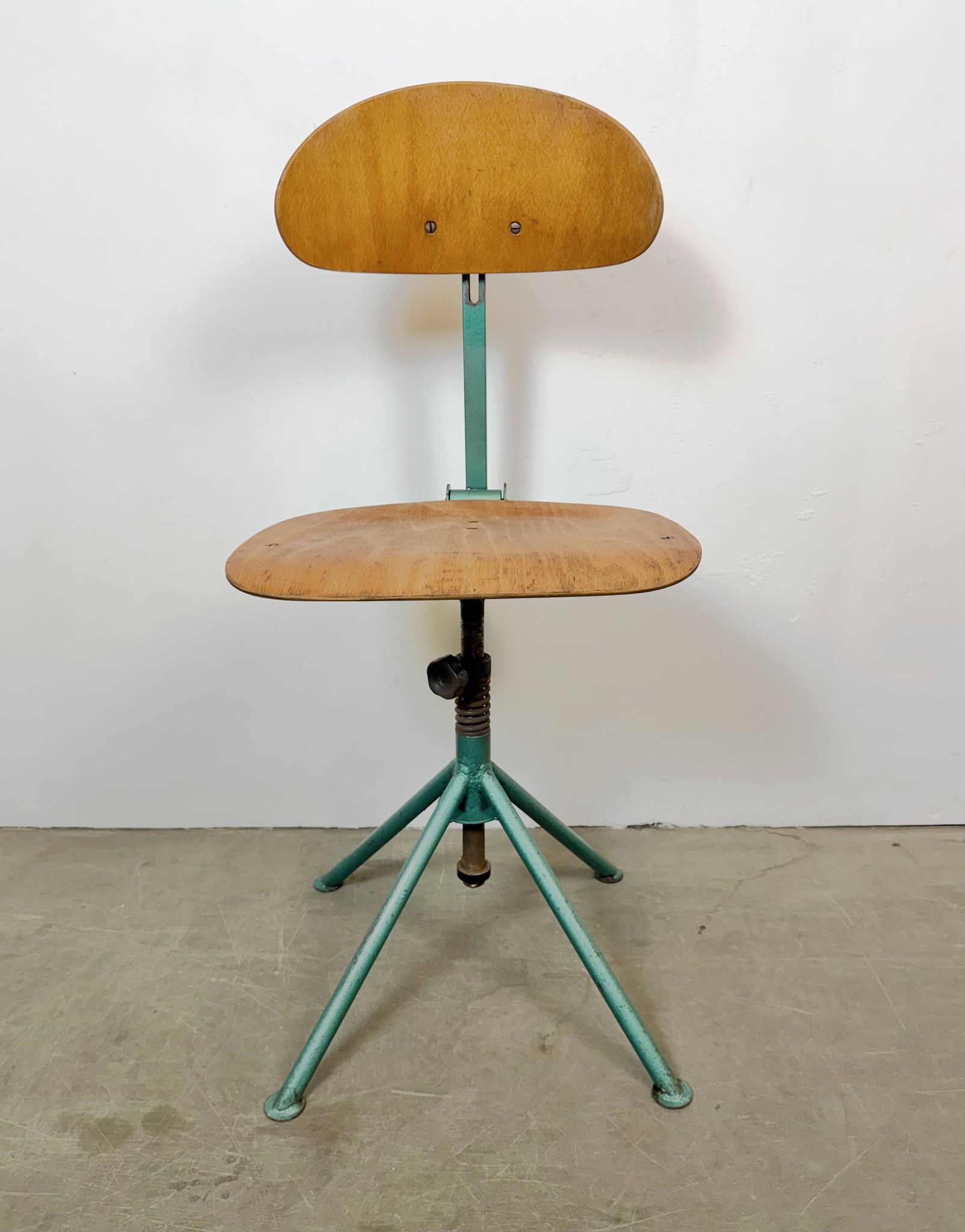 Chaise d'atelier industrielle verte foncée, années 1950